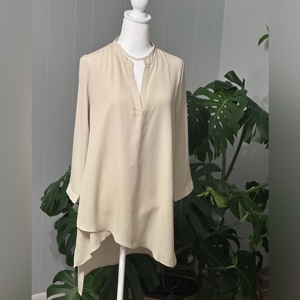 #7) NWOT high - low 3/4 sleeve stylish Tan color top excellent condition